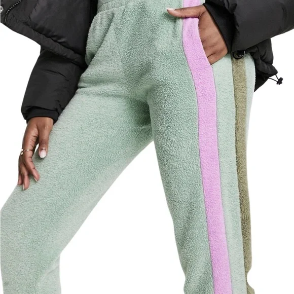 NWT Free People Blue Monday Fleece Sweatpants - Picture 2 of 6